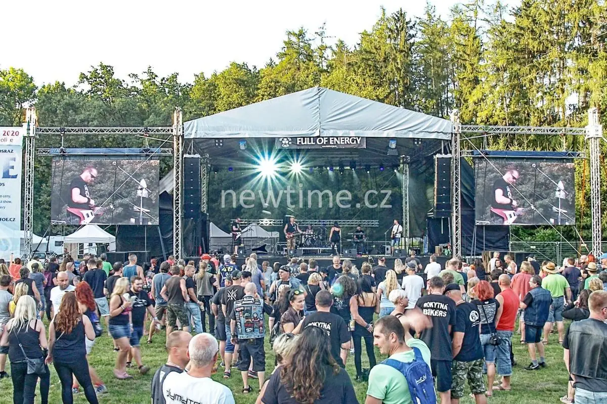 Mobilní, podium, tribuny, taneční parket, zajištění a organizace akcí, firemní večírky